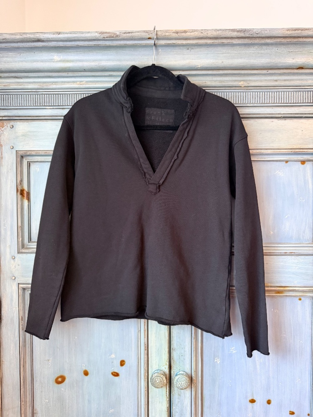 Frank & Eileen Patrick Popover Henley in Black Size XS - Picture 3 of 8